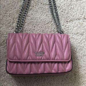 pink vs purse